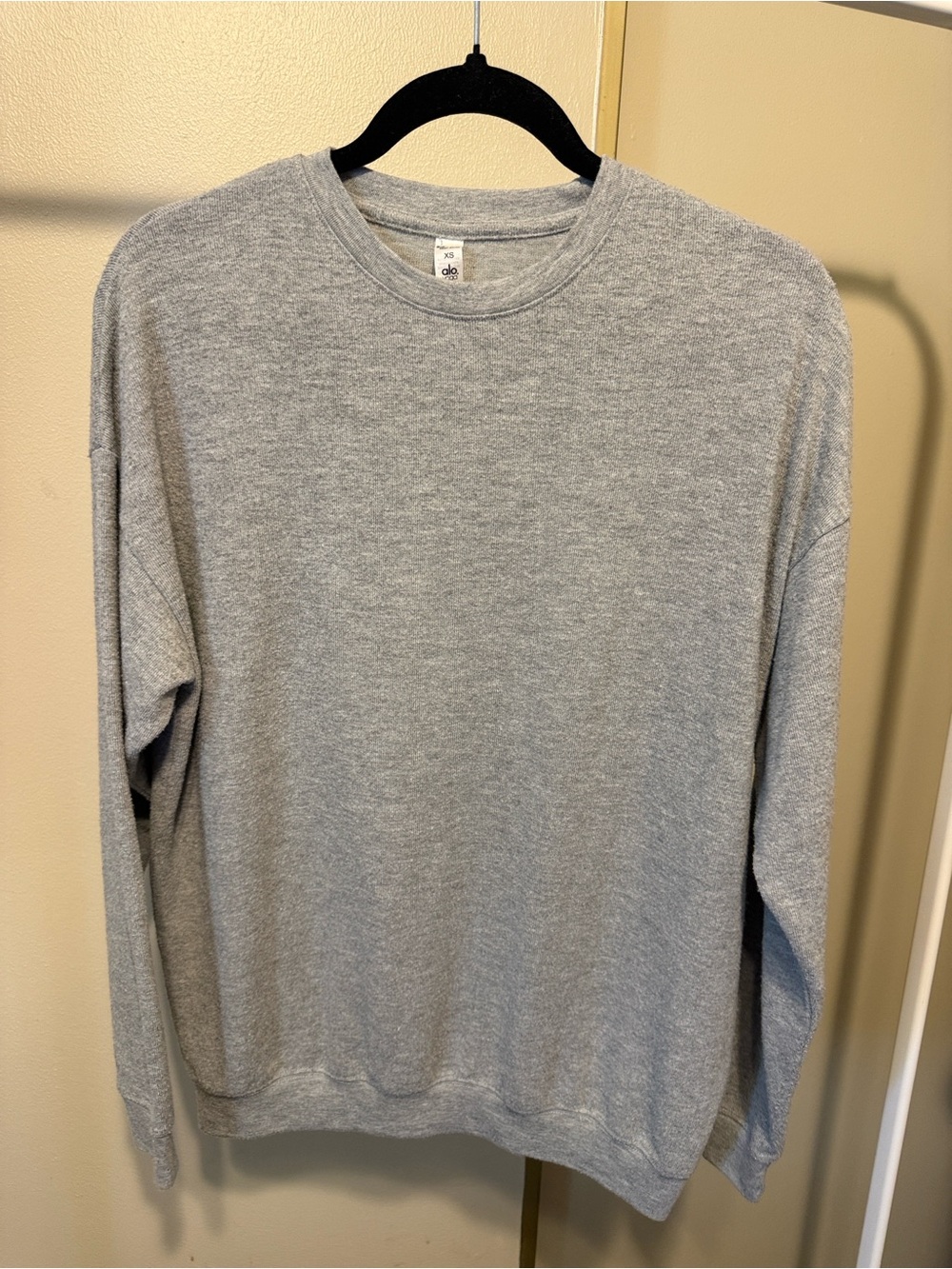 ALO Yoga Light Gray Crewneck Sweatshirt